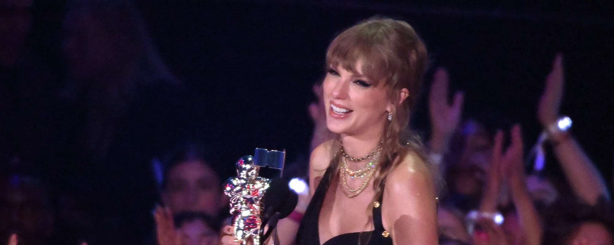 Taylor Swift Wins Best Pop at MTV VMAs