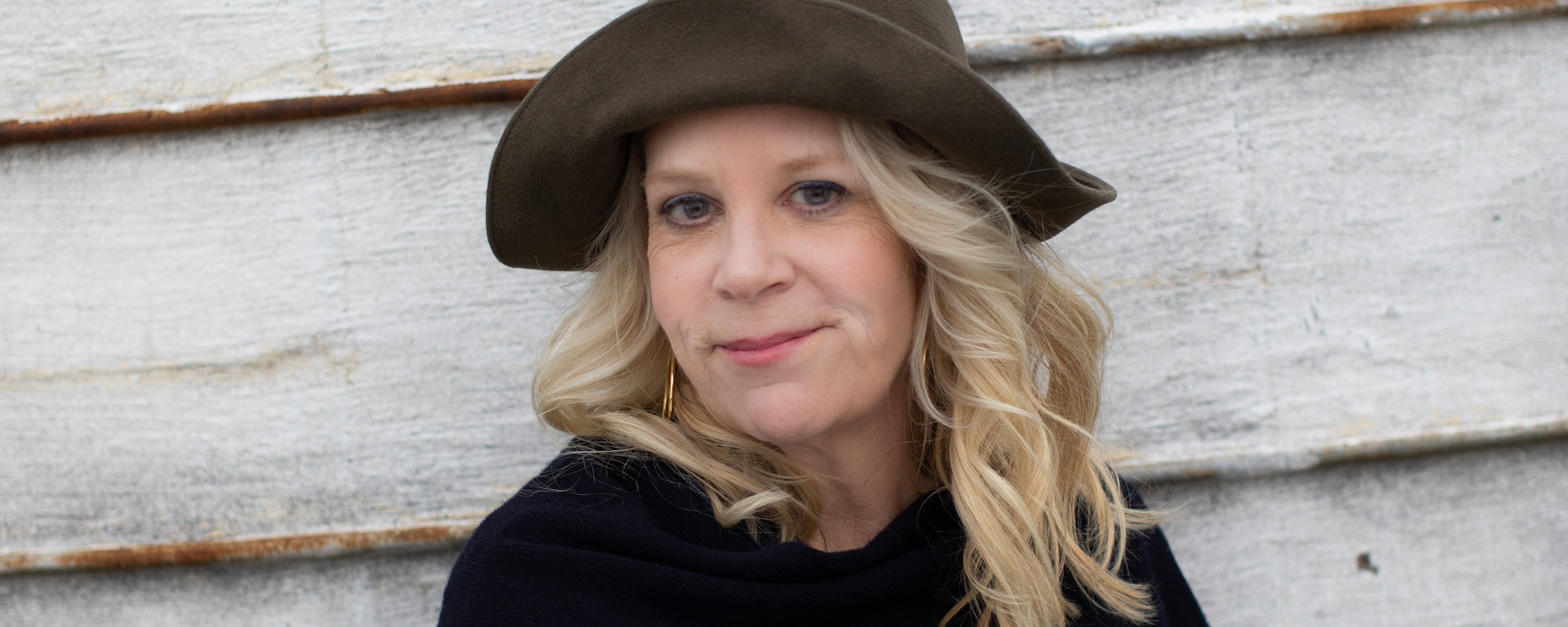 Mary Chapin Carpenter “Astonished” to Receive Poet’s Award at 2023 ACM Honors