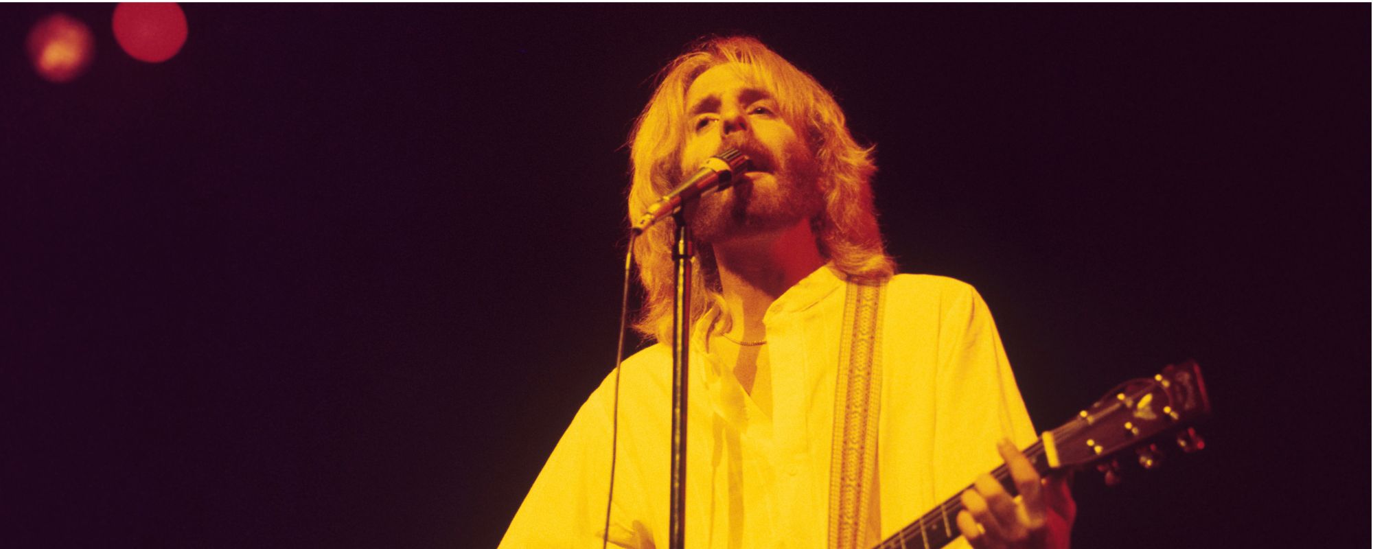 Review: Andrew Gold’s Tuneful Tribute to Times Passed