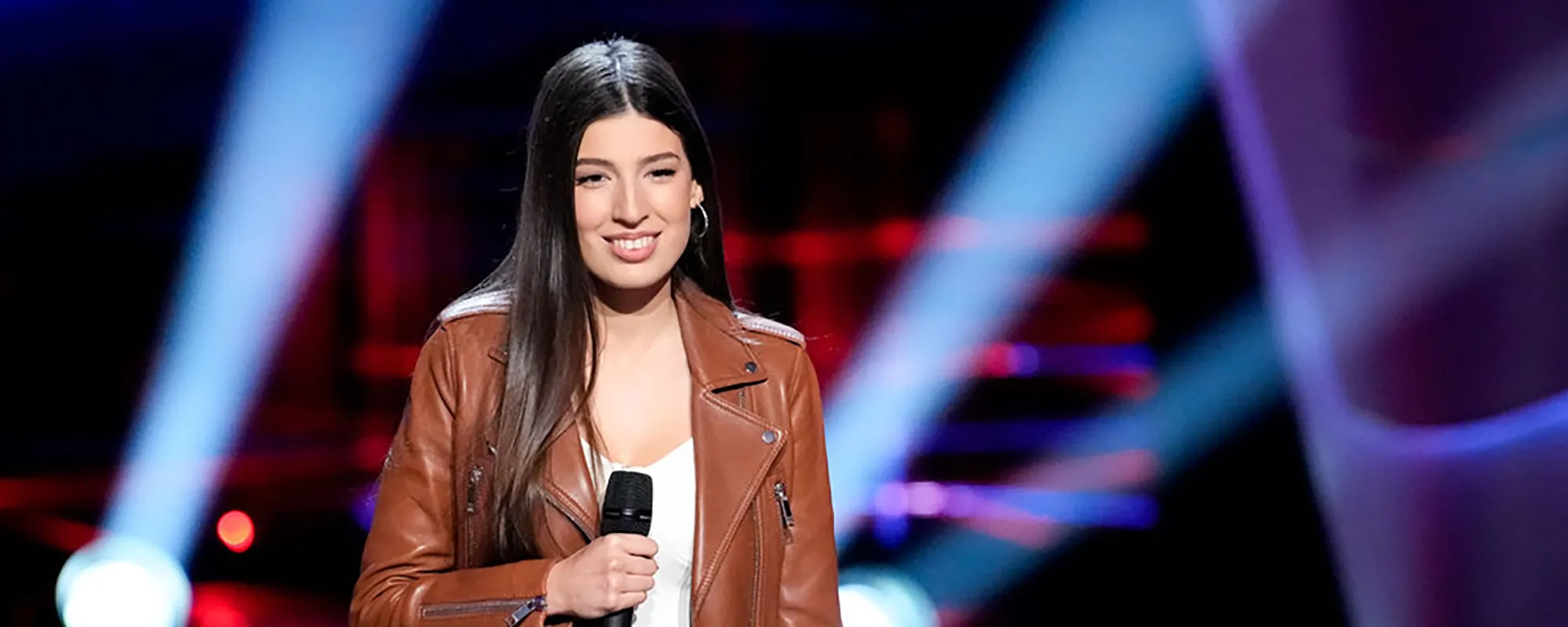Angelina Nazarian Wows with Kelly Clarkson’s “The Trouble With Love Is” on ‘The Voice’