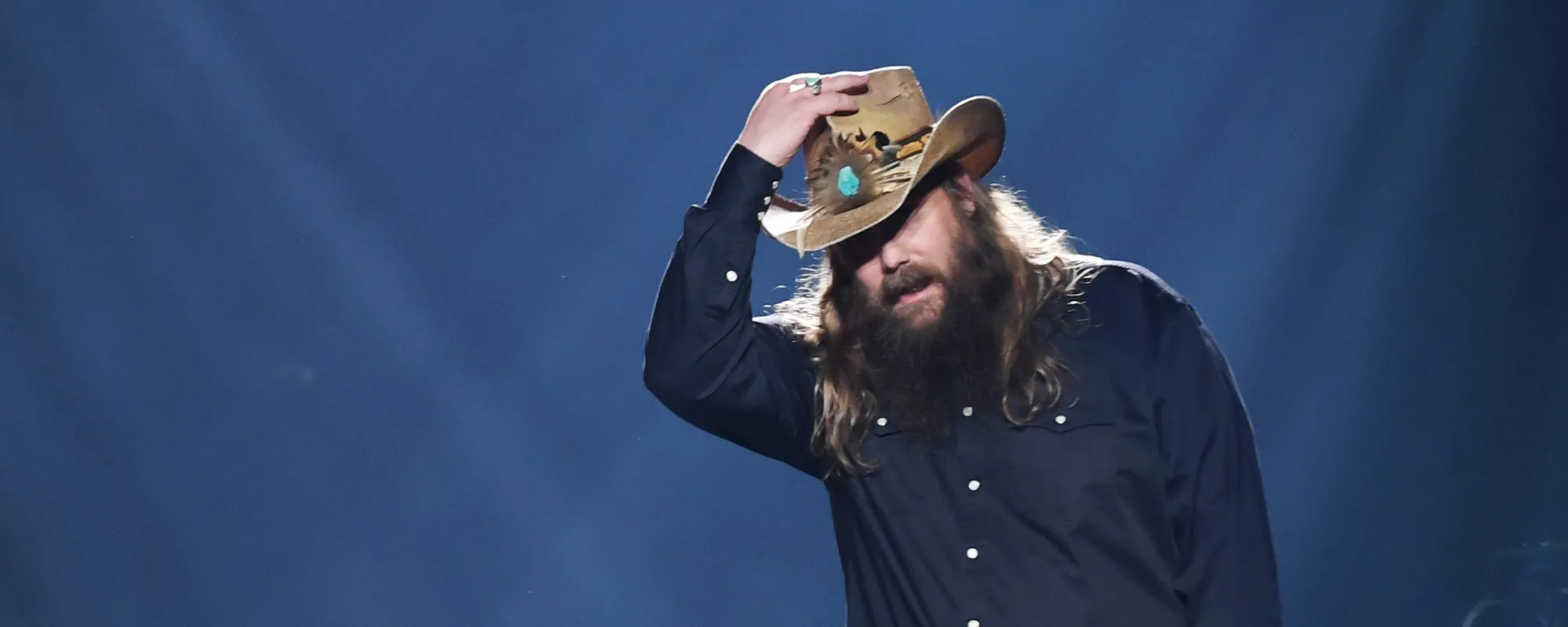 WATCH: Chris Stapleton Pays Tribute to Fellow SteelDriver Mike Henderson with Encore Performance of “Where Rainbows Never Die”