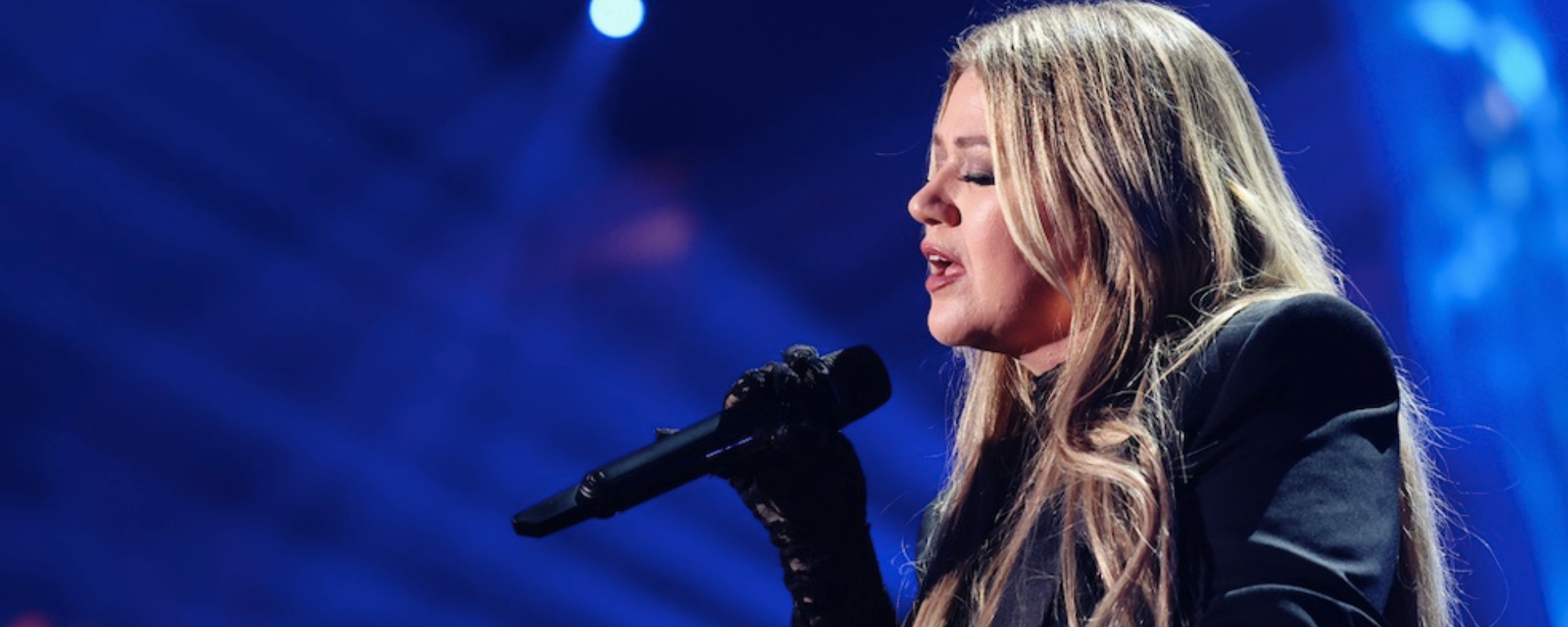 Watch: Kelly Clarkson Performs Madonna’s “Lucky Star” On Kellyoke