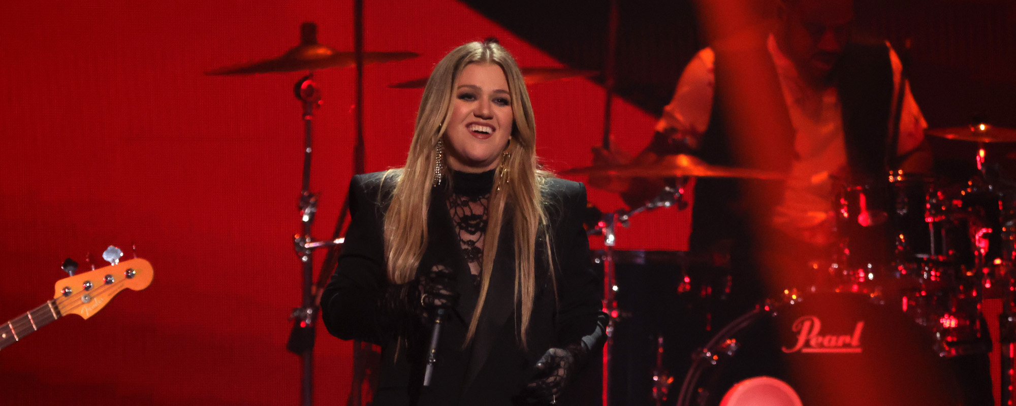 Kelly Clarkson Responds to Backlash Over Taylor Swift-Travis Kelce Comments