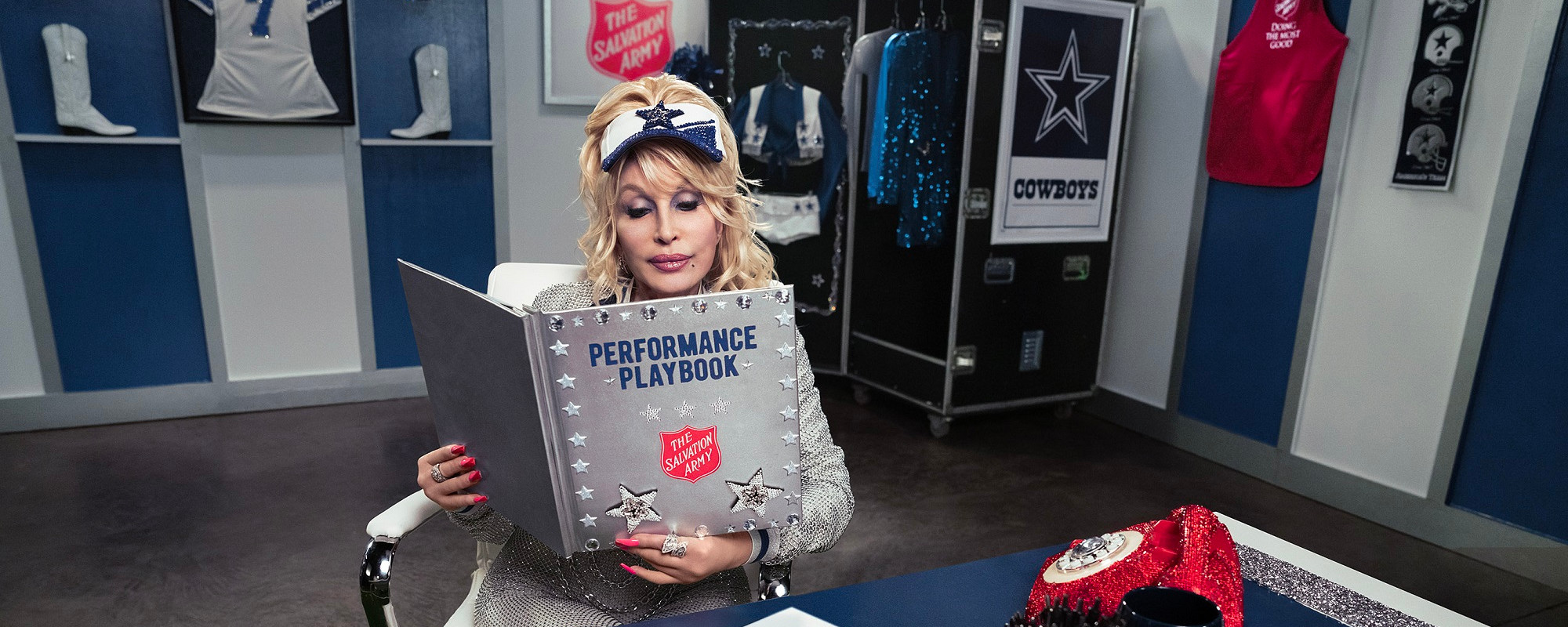 Dolly Parton to Perform at Dallas Cowboys’ Thanksgiving Day Game as Part of Salvation Army Charity Campaign