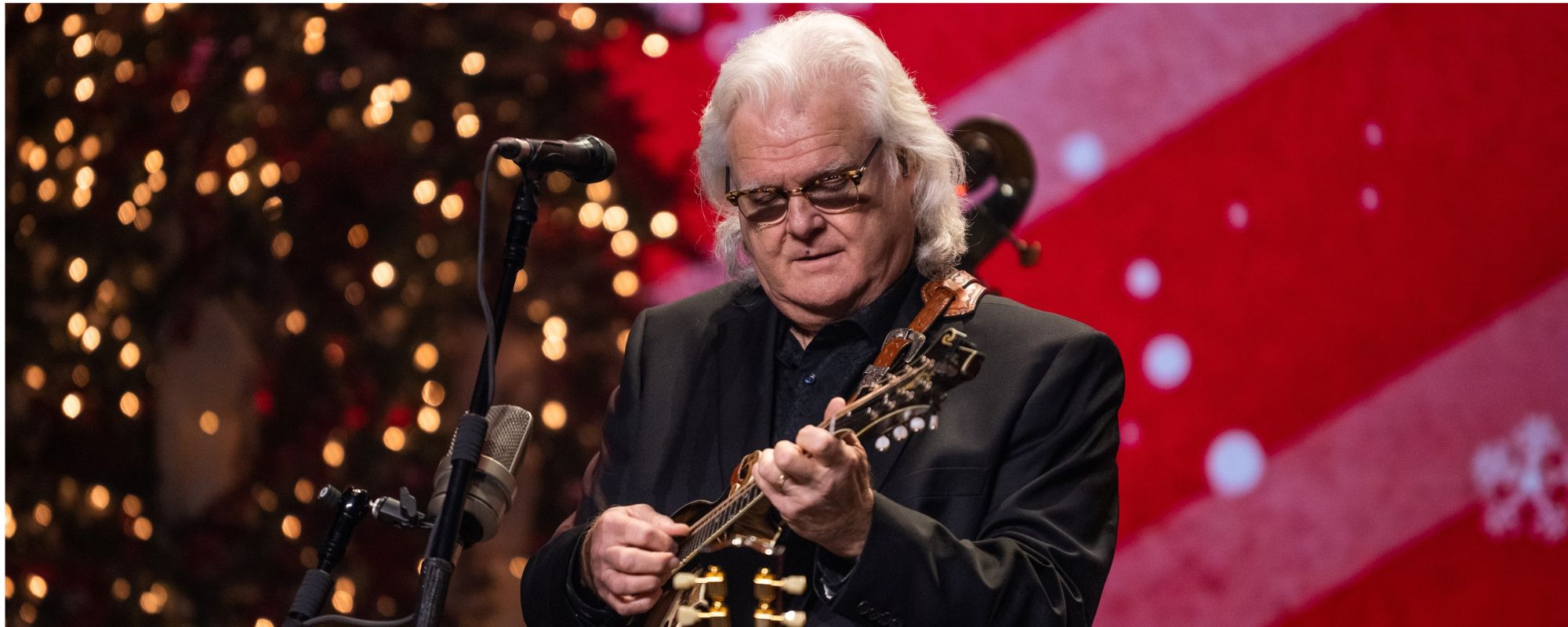 Ricky Skaggs and Kentucky Thunder to Bring Joy in December with Holiday Tour