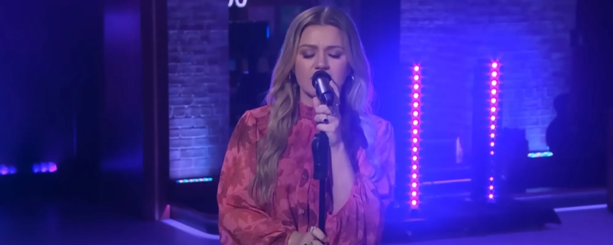 Kelly Clarkson's Unforgettable 'American Idol' Journey: 5 Key Performances