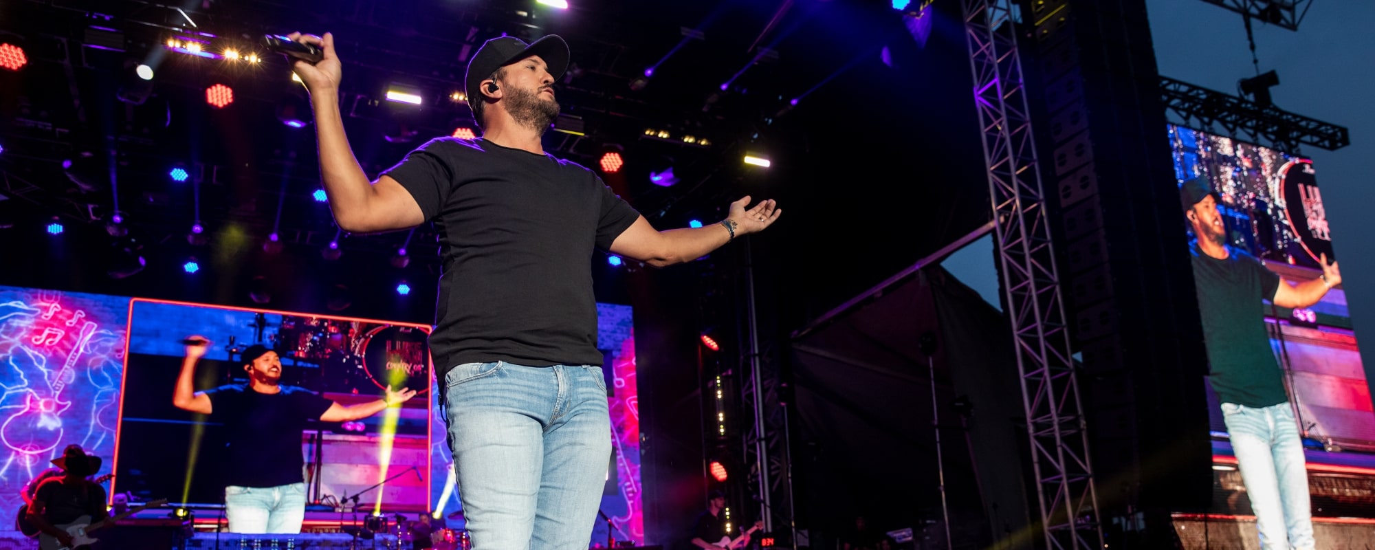 Luke Bryan Continues Social Media Battle with Critics Over His October 14 St. Paul Concert “You Can Kiss My A–“