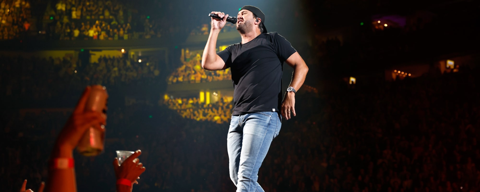 Luke Bryan Fires Off Snarky Early-Morning Tweet at Critic Who Negatively Reviewed His  Concert at Xcel Energy Center