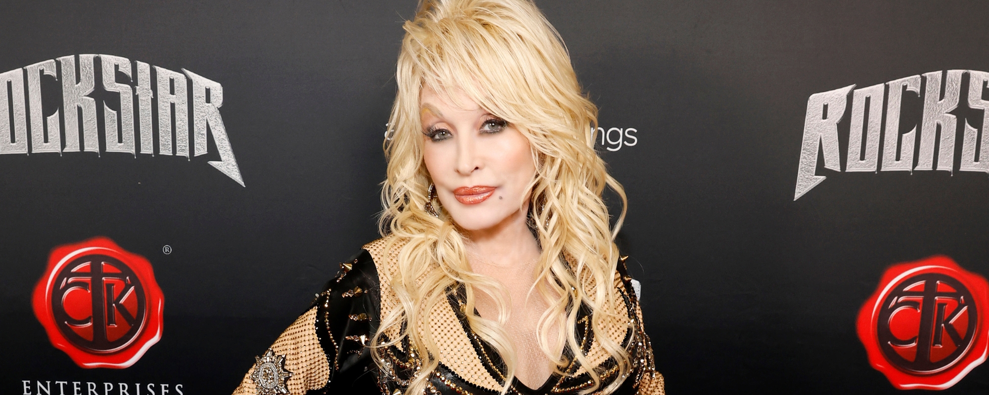 Dolly Parton Reveals the Practical Reason She Hasn’t Learned to Text