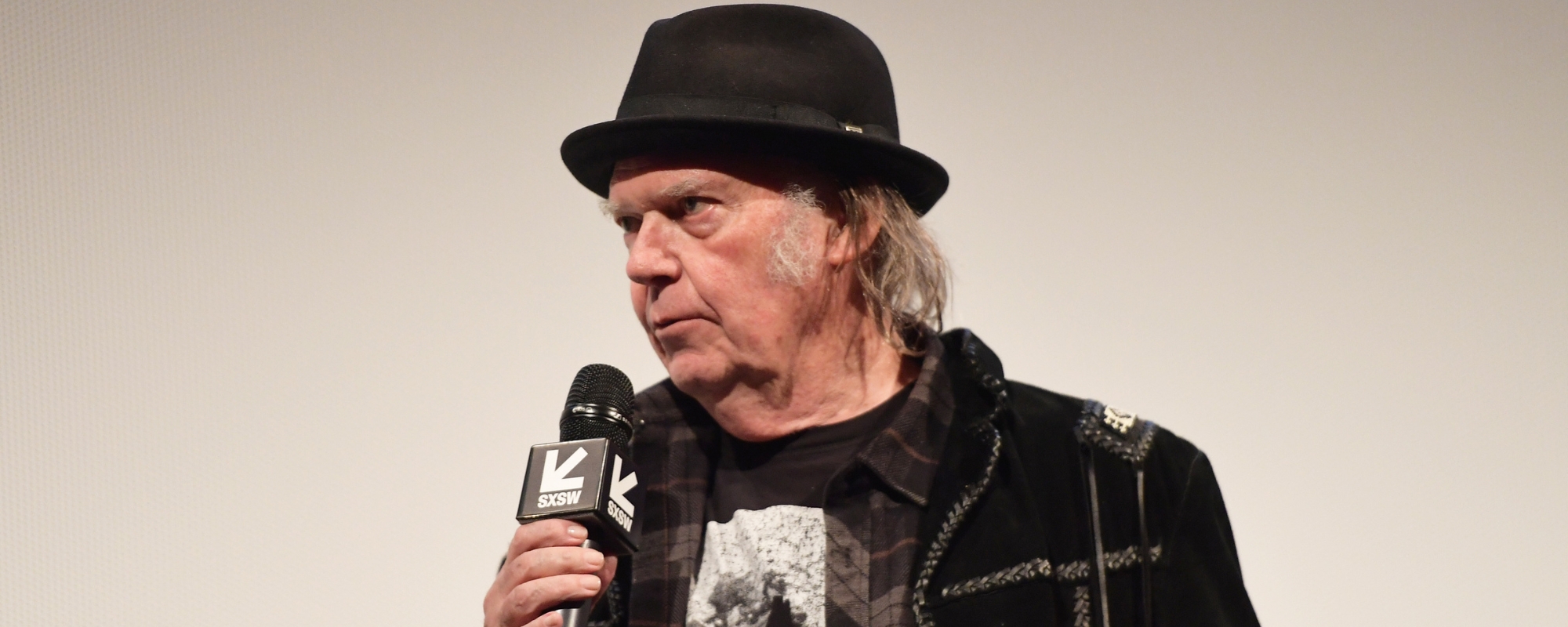 Watch: Neil Young Channels Jimi Hendrix in New Video Featuring “Star-Spangled Banner” Performance
