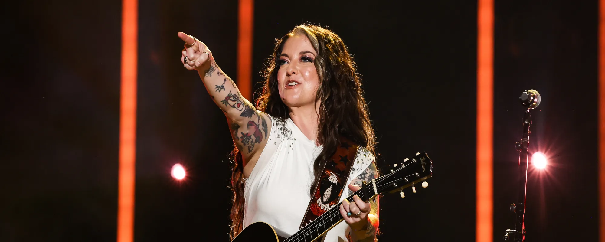Ashley McBryde Says There’s Friendly Competition, “Trash Talk” Between Artists at the CMA Awards