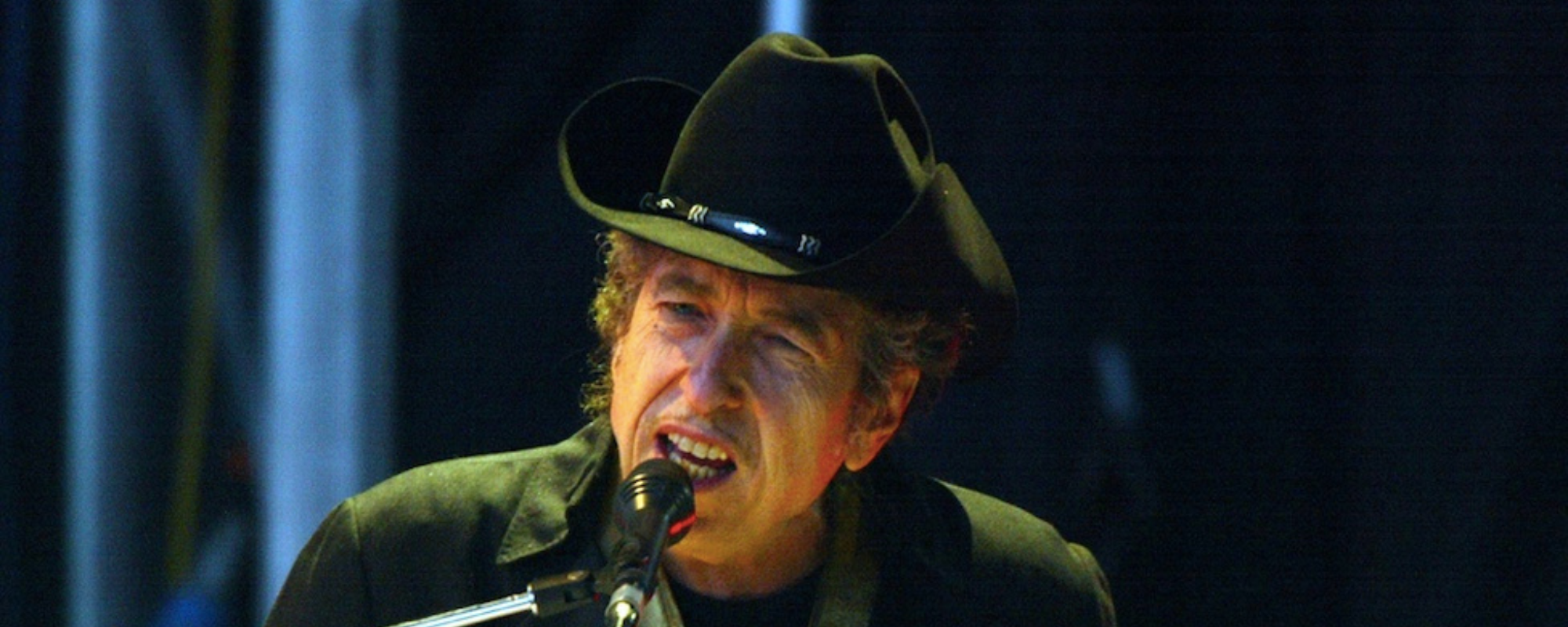 Listen: Bob Dylan Covers Merle Haggard’s 1979 Classic “Footlights” at the Orpheum Theater in Boston