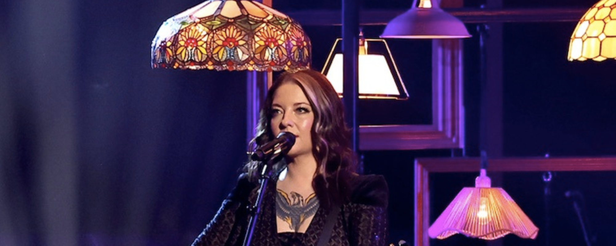 Watch: Ashley McBryde Performs “Light on in the Kitchen” at the 2023 CMA Awards