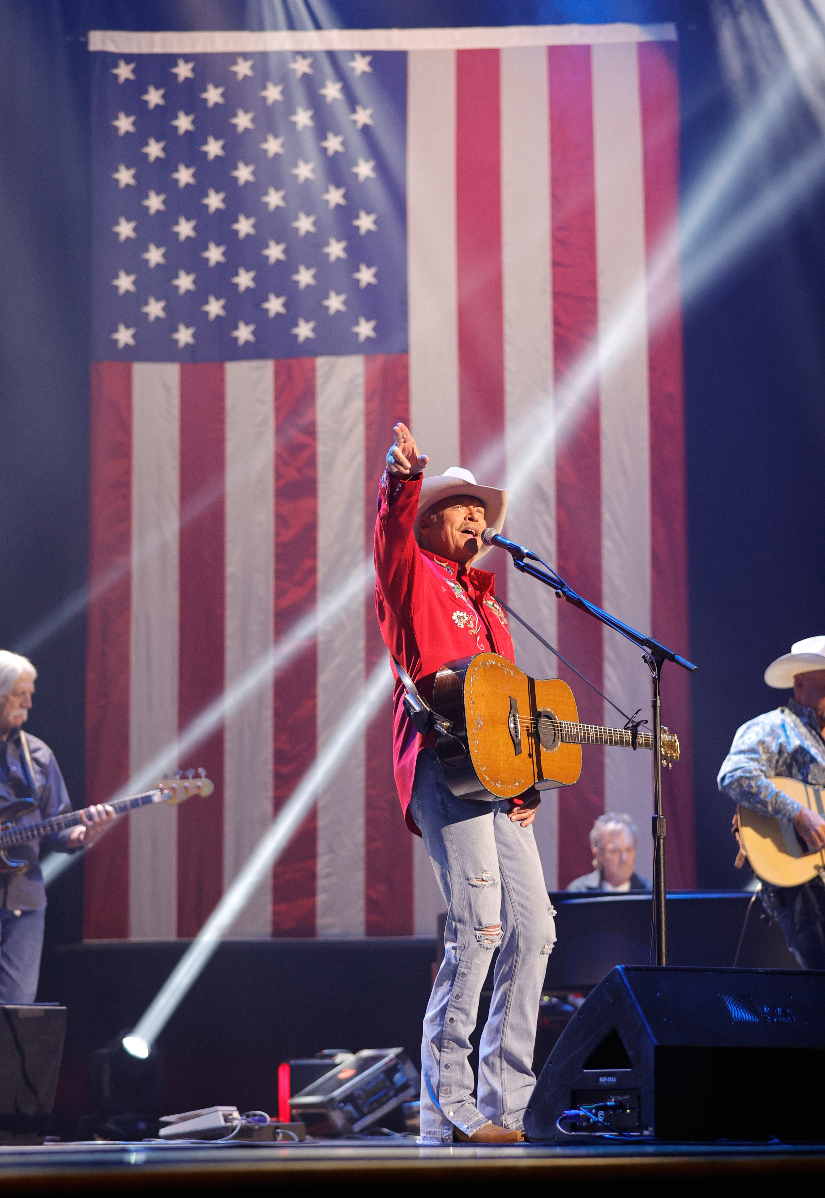 Alan Jackson Once Sang George Jones' 'Choices' to Protest CMA Awards