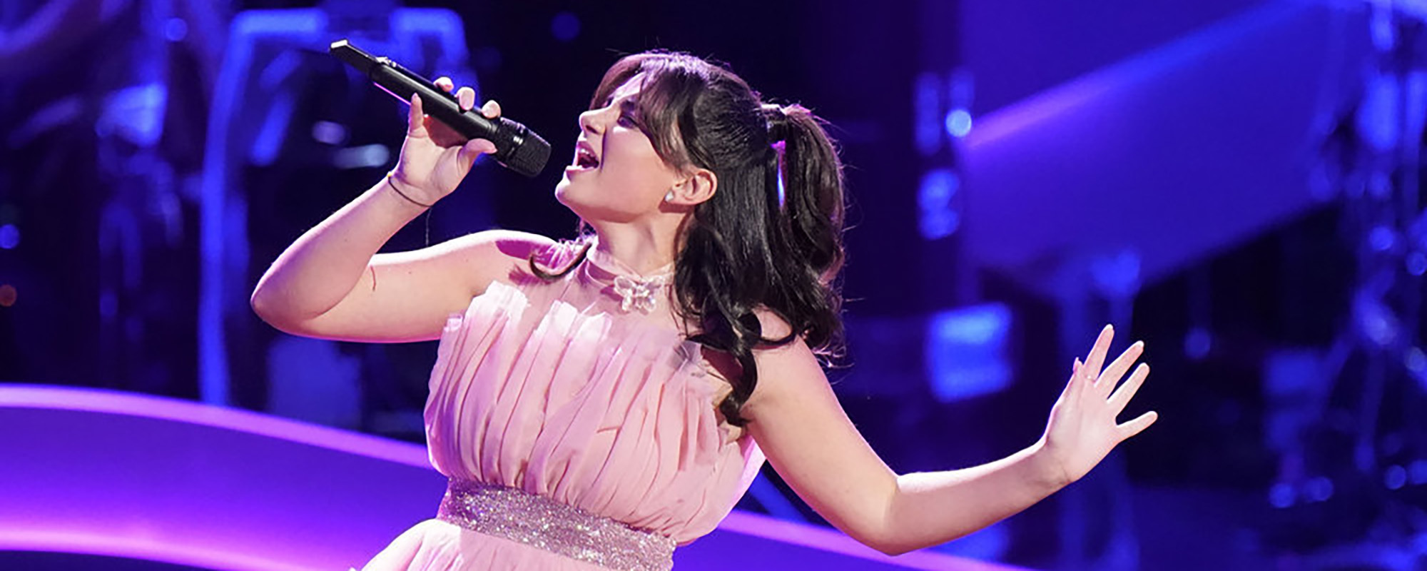 Julia Roome's Rendition of Sia's "Unstoppable" on 'The Voice'