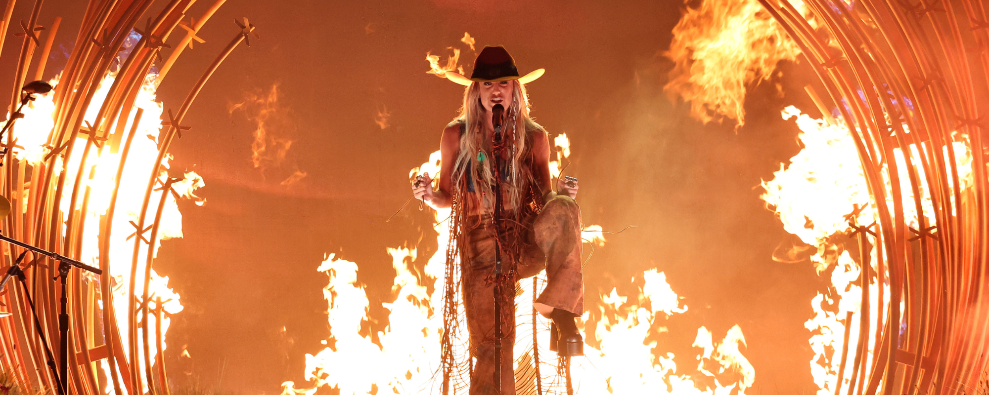 WATCH: Lainey Wilson Brings the Fire to “Wildflowers and Wild Horses” Performance at CMA Awards