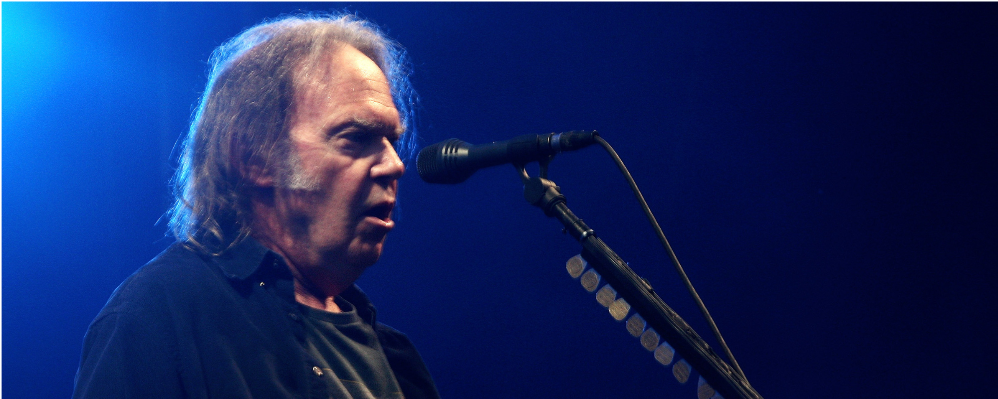 Neil Young “Stopping All Use of X” After Owner Elon Musk’s Alleged Anti-Semitic Comments