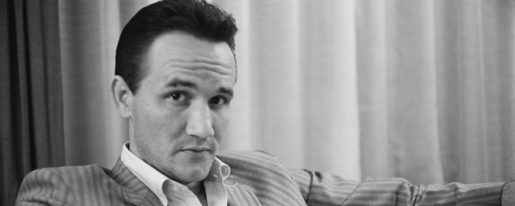 Roger Miller’s Serious Comedy: The Surprisingly Somber Meaning Behind “Dang Me”