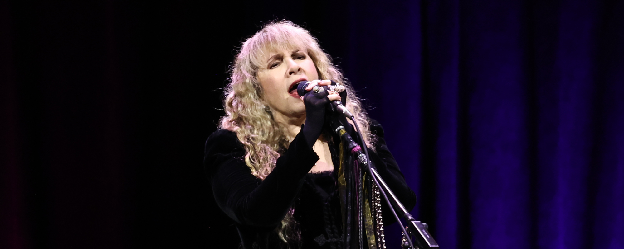 Stevie Nicks’ 4 Most Spellbinding Live Performances