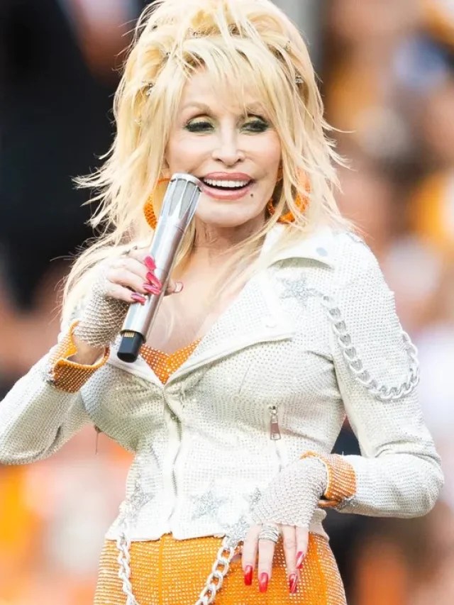 Watch Dolly Parton Performs “Rocky Top” at Football