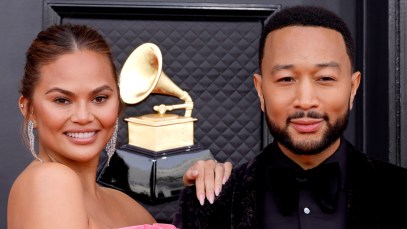 the-voices-john-legend-shares-beautiful-family-photo-with-chrissy-teigen-so-grateful