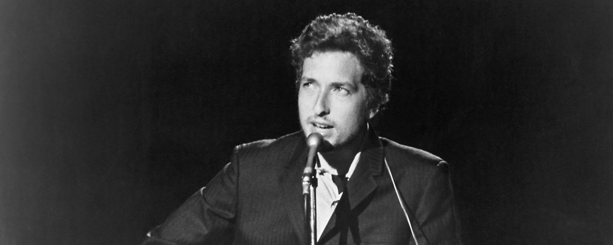 From Surly Bard to Country Crooner: The Meaning Behind Bob Dylan’s “Lay, Lady, Lay”