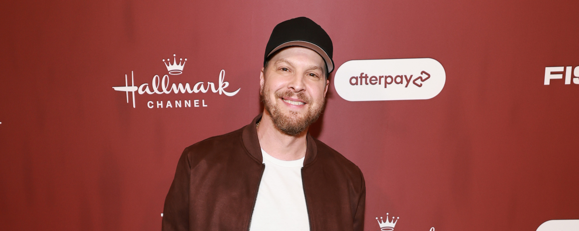 Gavin DeGraw Helps Reunite U.S. Soldier With Dog She Found While Deployed