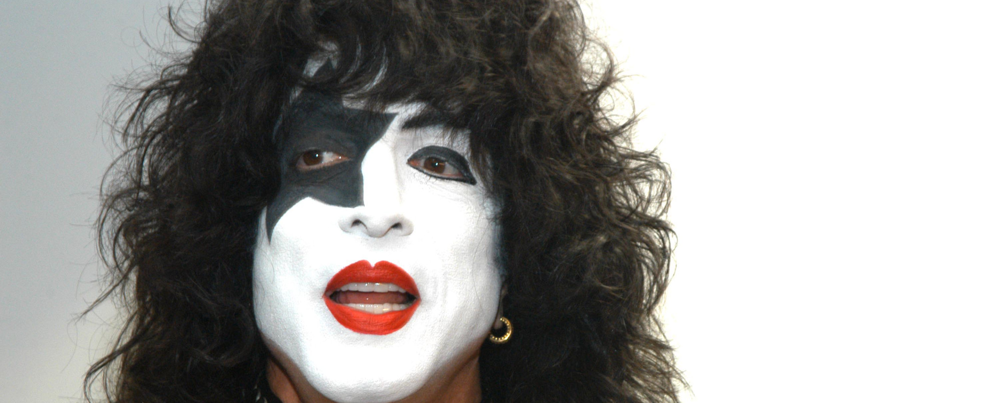 8 Male Classic Rockers Known for Rocking Makeup - American Songwriter