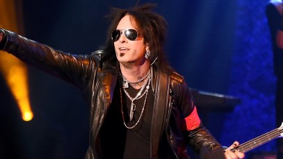 4 Embarrassing Hit Songs That I (Not So) Secretly Love