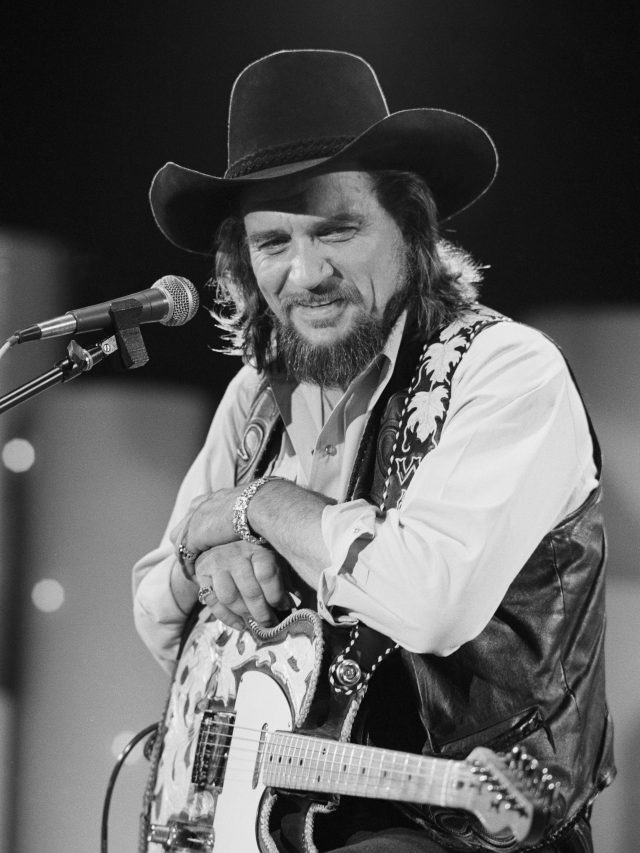 3 Songs You Didn’t Know Waylon Jennings Wrote For Other Artists ...