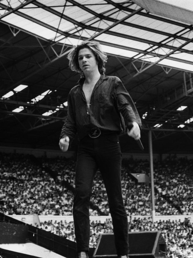 6 Bands With Lead Singers Who Died Way Too Early - American Songwriter