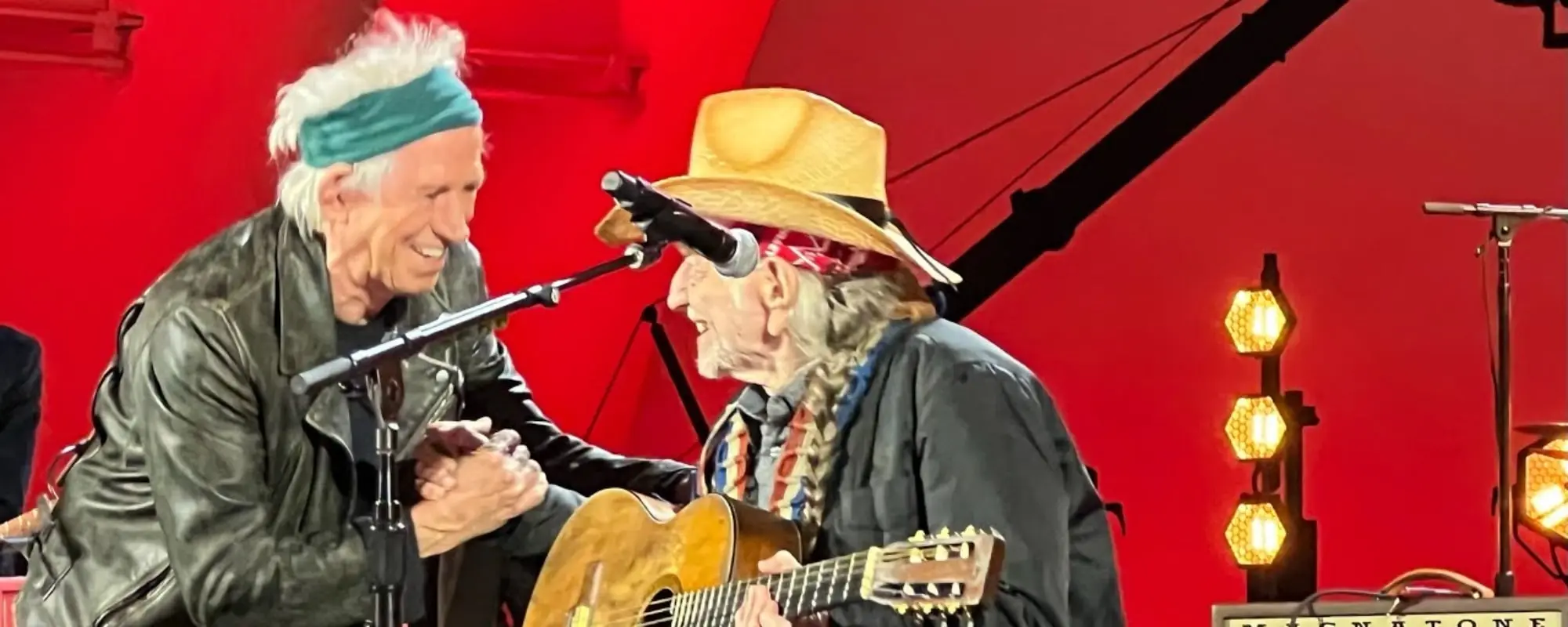 Photo of Keith Richards and Willie Nelson Sharing Stage During 90th Birthday Celebration Has Fans Ecstatic