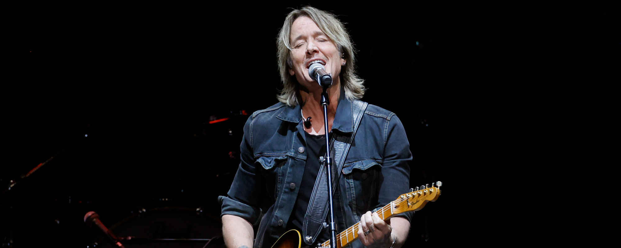 Keith Urban Brings His 2016 Hit “Blue Ain’t Your Color” to ‘The Voice’ Season 24 Finale