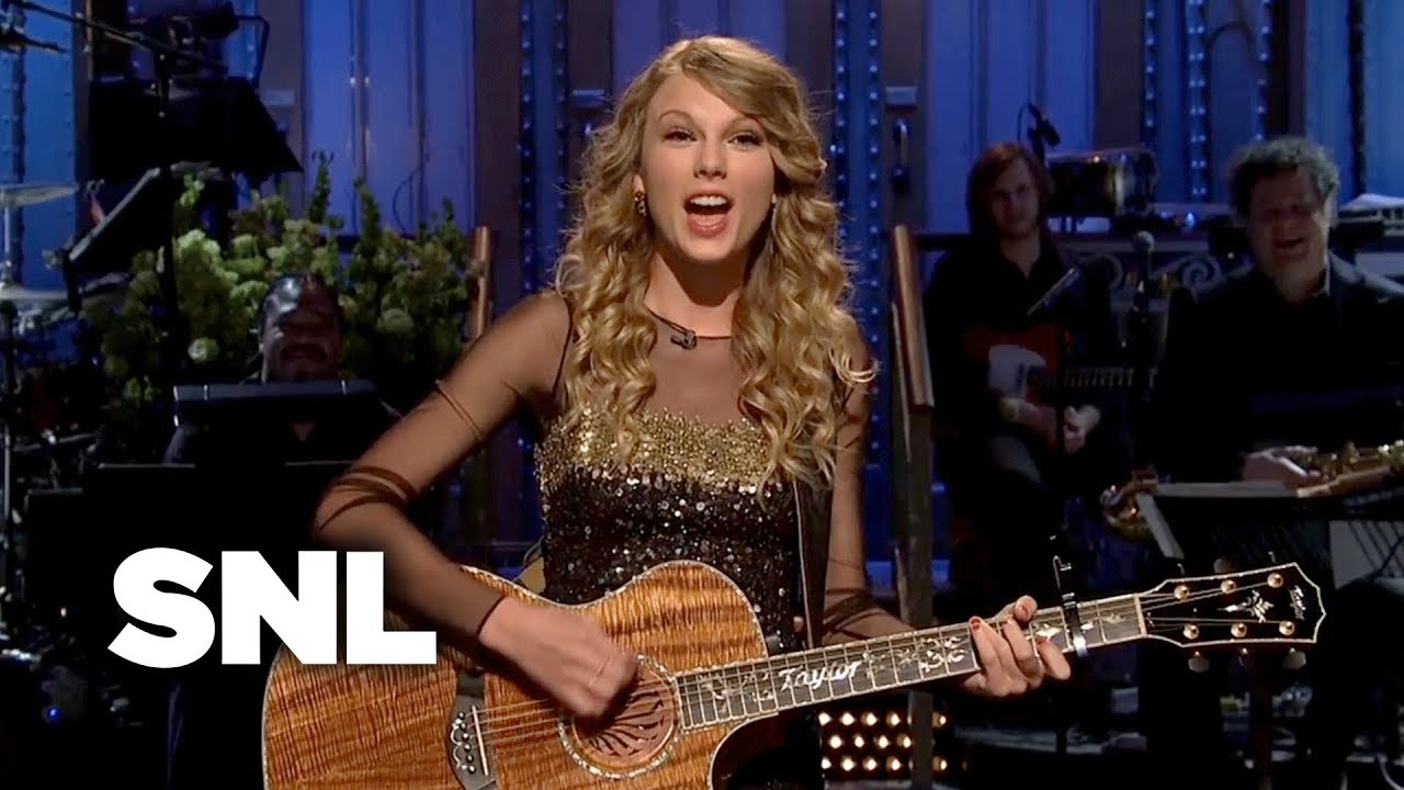 Remember When Taylor Swift Wrote Her Own 'SNL' Monologue?