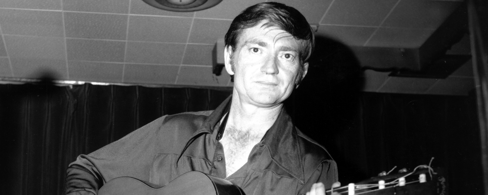 The Song Willie Nelson Wrote the Same Week as “Crazy,” Which Was Eventually Recorded by Elvis Presley: “Funny How Time Slips Away”