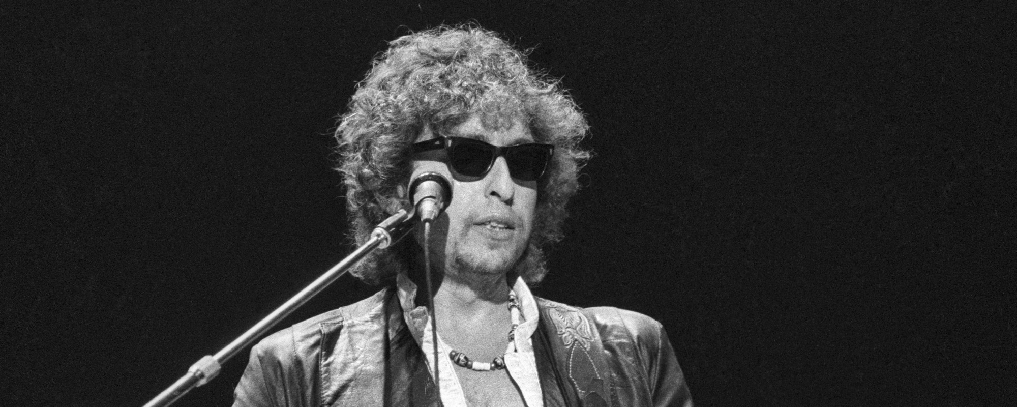 Is Bob Dylan’s Live ‘At Budokan’ Better Than Critics Think?