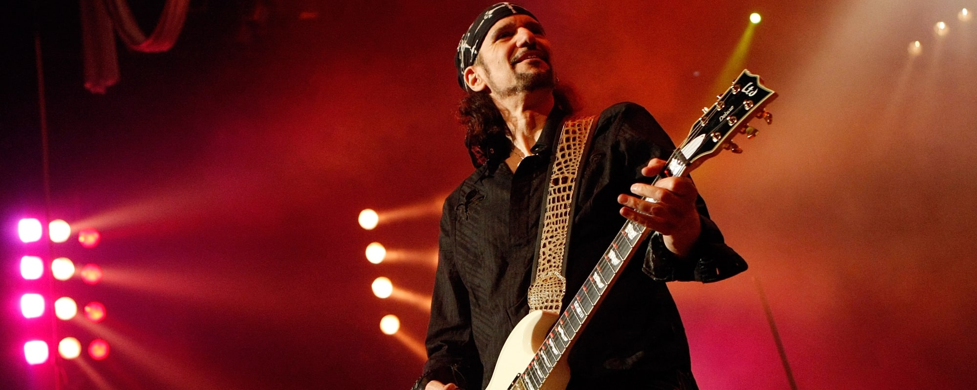 Former KISS Guitarist Bruce Kulick Reflects on Friendship With Former Bandmates, Not Being Invited To Final Shows