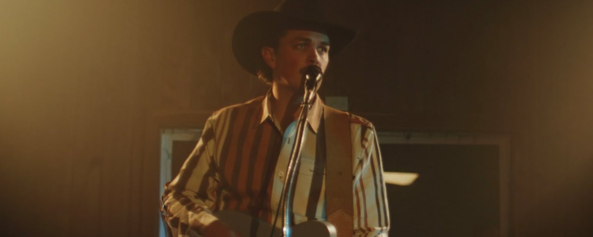 Zach Top’s Neotraditional Country Banger “Sounds Like the Radio” Is the Most-Added Single on Country Radio