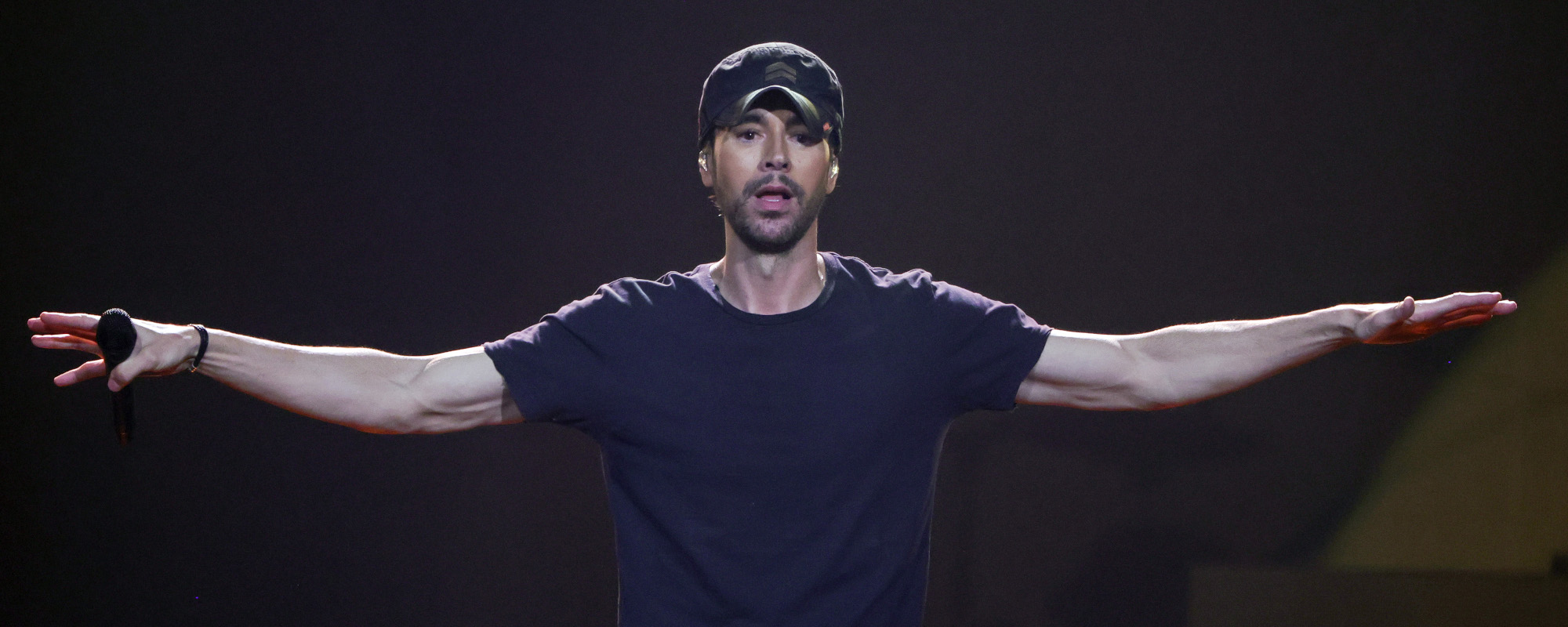 Remember When Enrique Iglesias’ Racy 2000 Video for “Sad Eyes” Was Nixed by His Own Label?