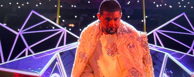 Super Bowl fans react to Usher's Halftime Show