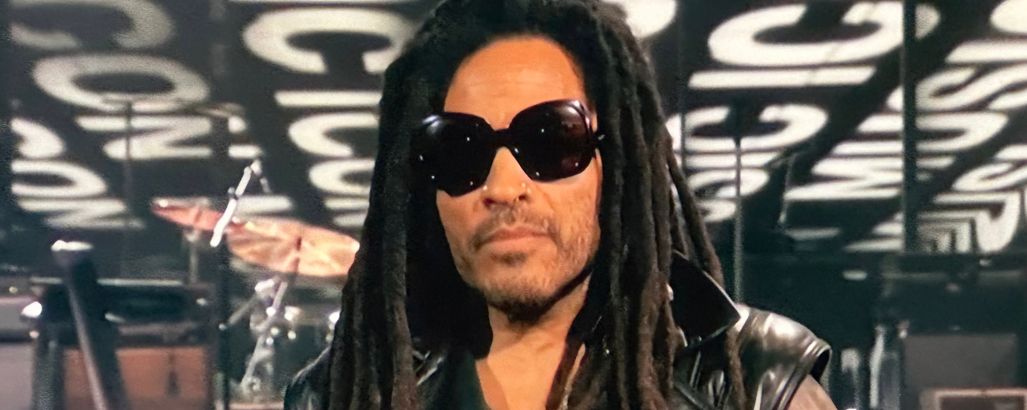 Lenny Kravitz’s Iconic Performance of Greatest Hits at People’s Choice Awards Has Fans Soaring