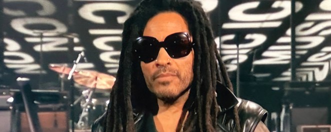 Lenny Kravitz Has Fans Flying Over His Rocking Medley of Greatest Hits at People’s Choice Awards