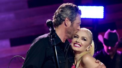 Blake Shelton and Gwen Stefani perform together in May 2016.
