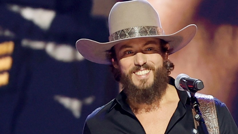 Chris Janson Performs ”Hound Dog” With Special Guest at Dolly Parton’s Pet Gala