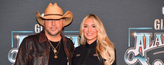 Jason Aldean with wife Brittany.