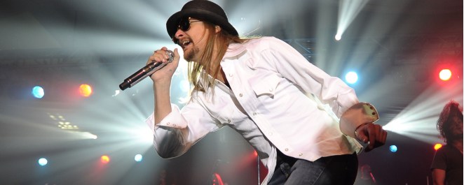 Kid Rock Has a Bathroom Fit for a King: "It's a Gold Bathroom"