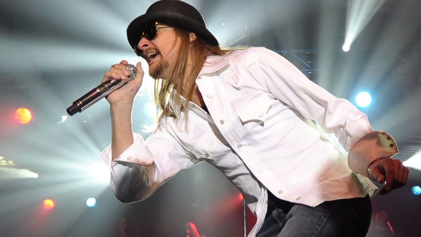Kid Rock Has a Bathroom Fit for a King: "It's a Gold Bathroom"