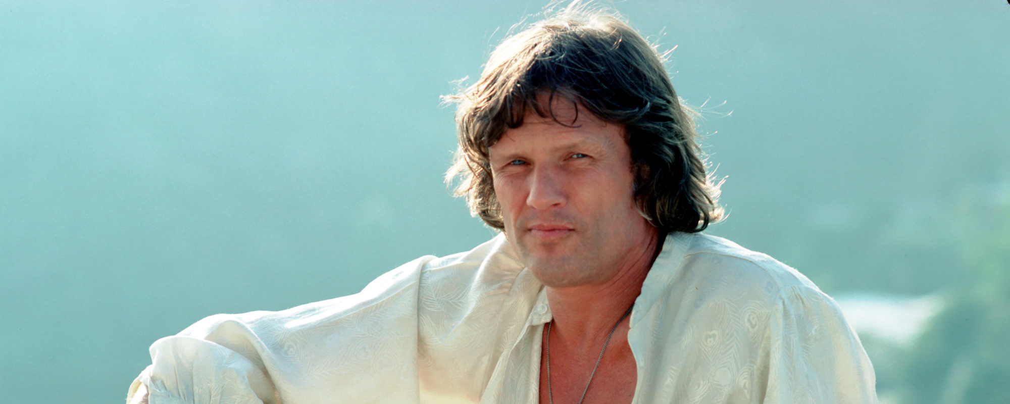 The Hangover Song Kris Kristofferson Allegedly Delivered to Johnny Cash by Helicopter, "Sunday Mornin' Comin' Down" - American Songwriter