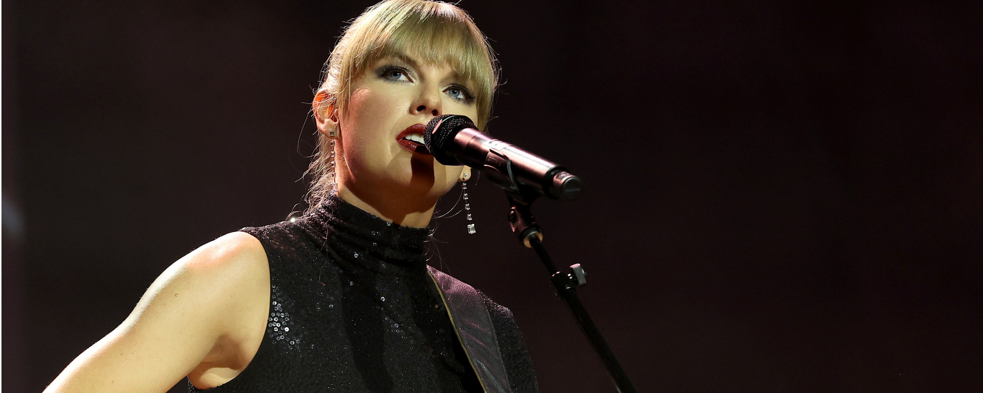 “Emotional” Swiftie Responds to Backlash Over Viral Reaction to Taylor Swift Performance