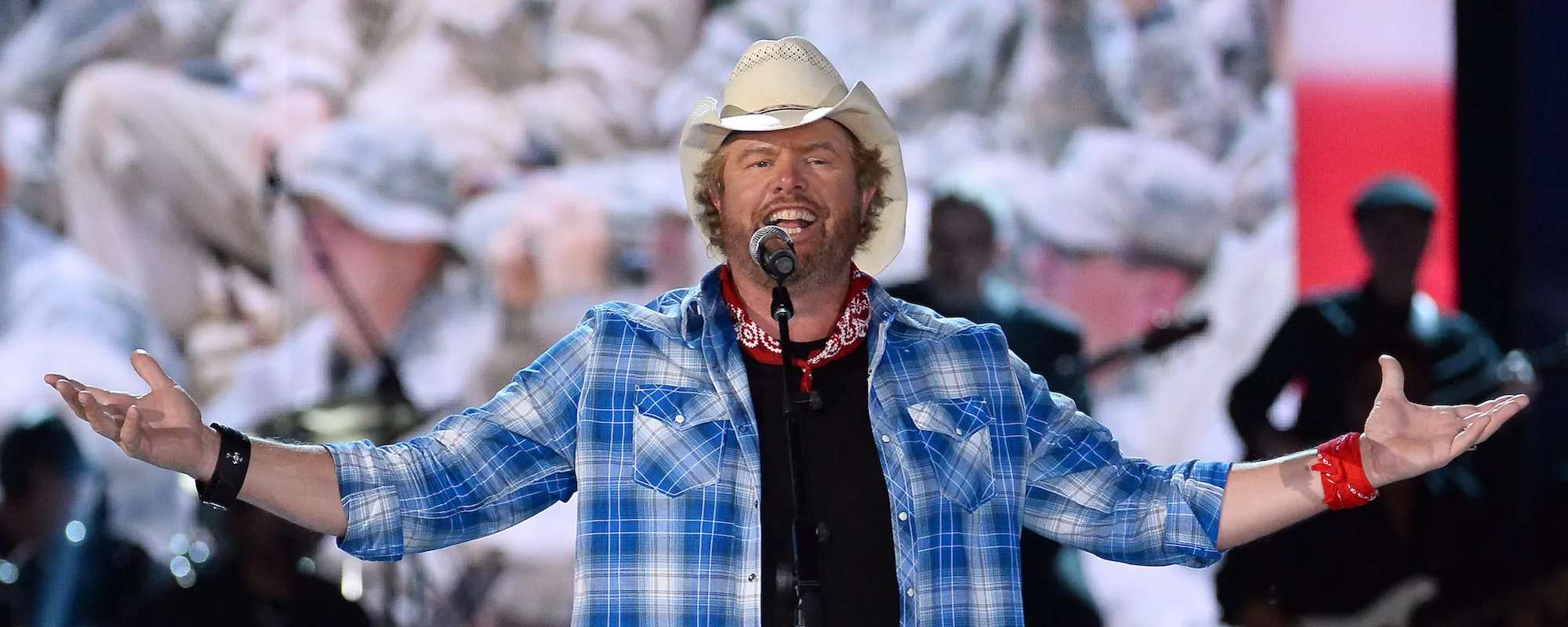 The Unabashed Meaning Behind Toby Keith’s Patriotic Hit “Courtesy of the Red, White, and Blue (The Angry American)”